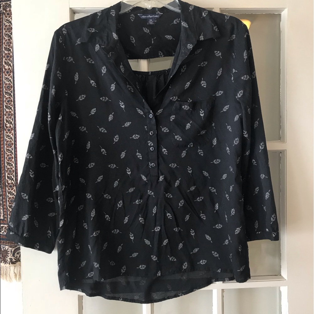 Black AE blouse with eyelet in the back - size M